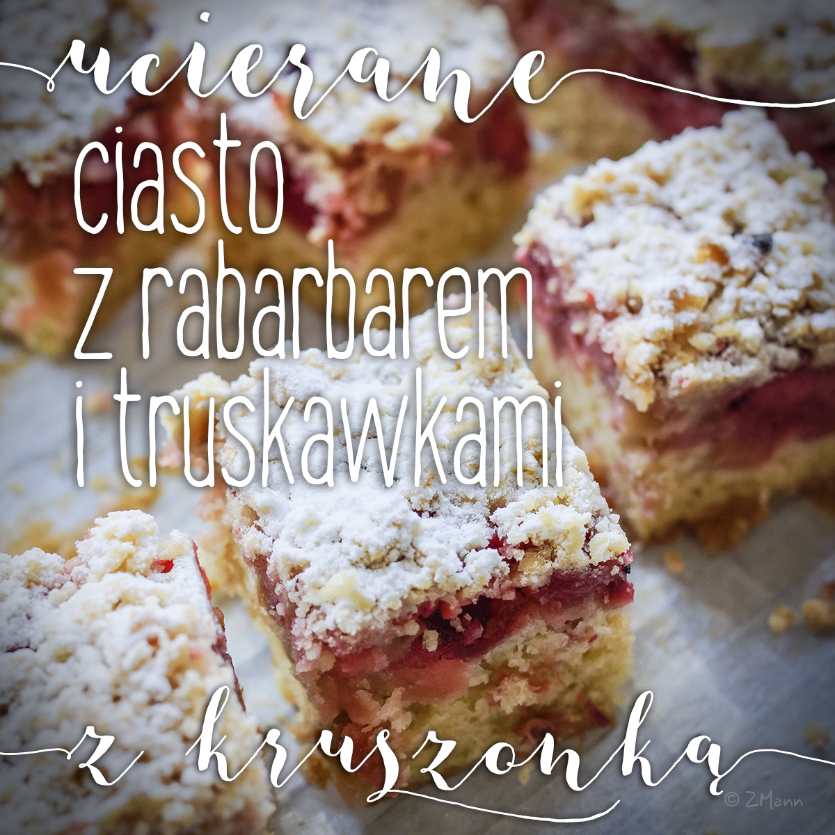 ciasto z rabarbarem, truskawkami i kruszonką