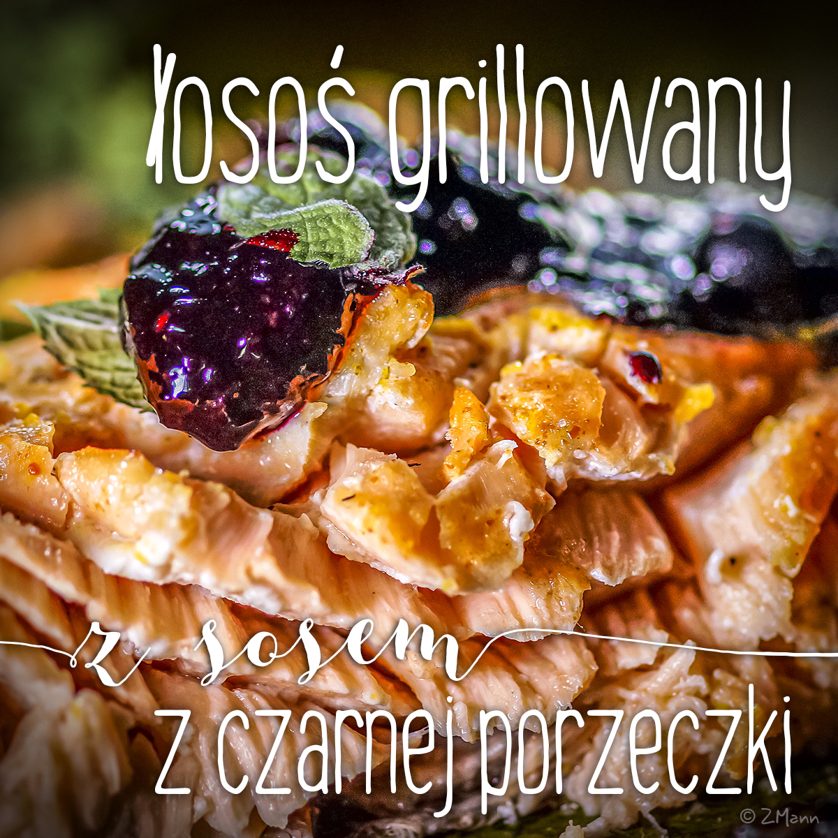 grillowany łosoś z sosem z czarnych porzeczek